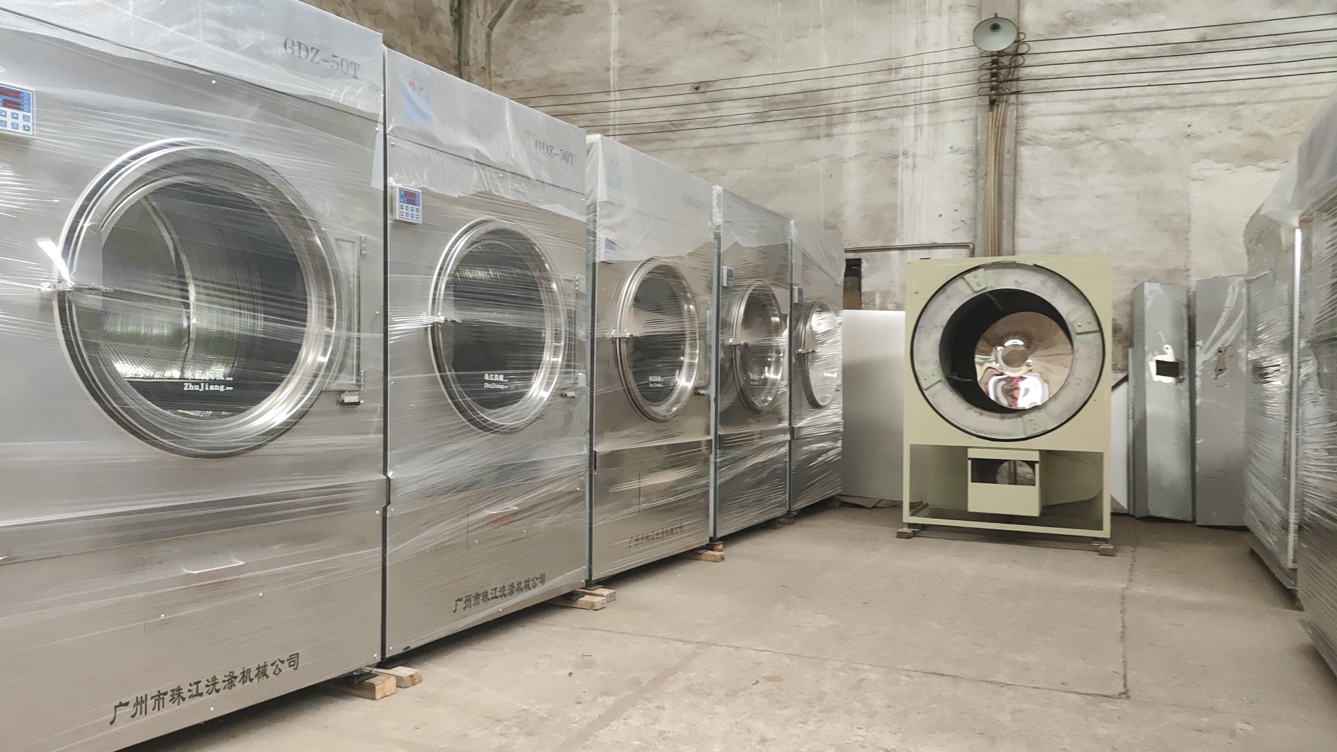 
私立學校洗衣房工業用洗衣機如何選？珠江洗滌憑實力服務百家知名企業
